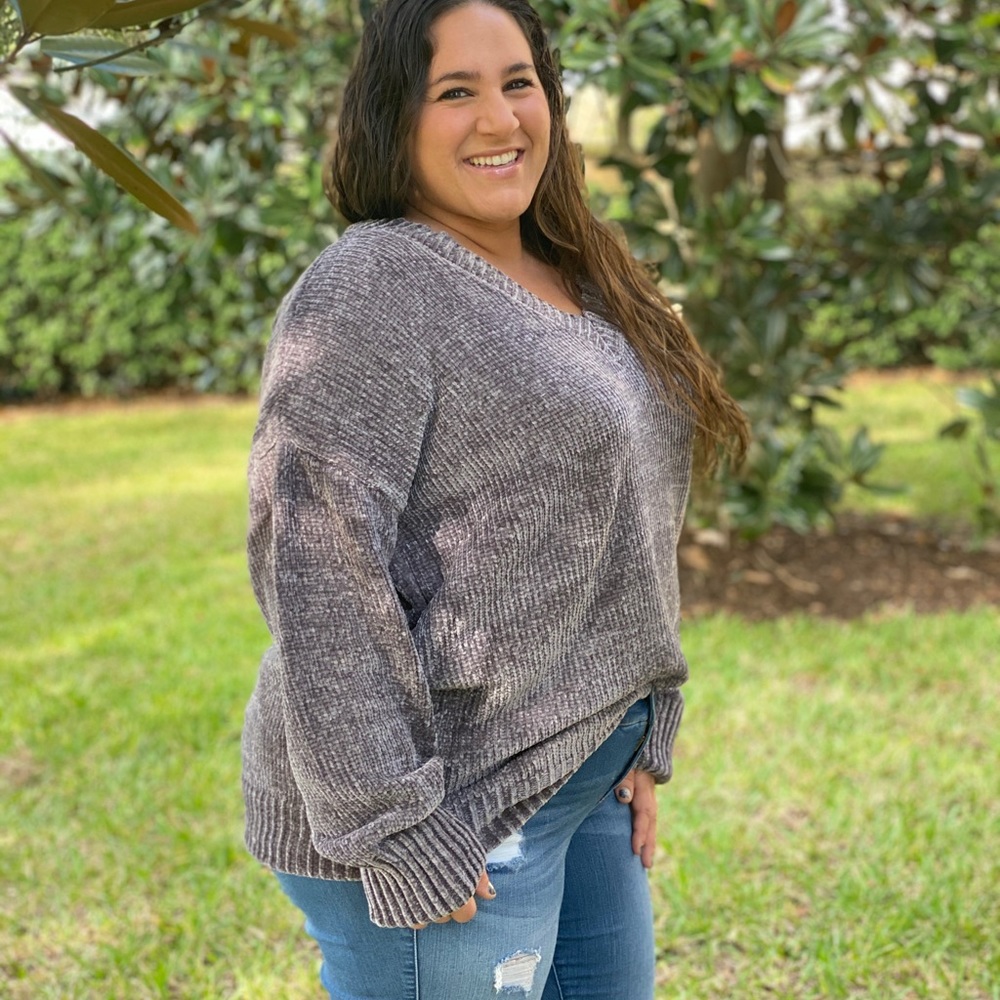 Oversized V-Neck Sweater - Picture 3 of 4